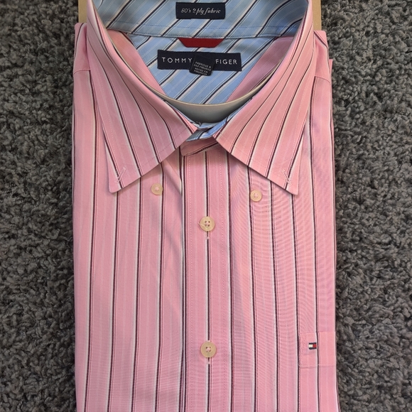 Tommy hilfiger striped pink dress shirt - Picture 5 of 5